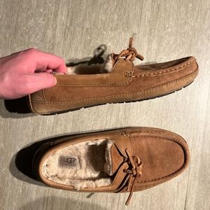 Men’s ugg moccasins size 9